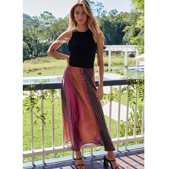 BLOGGER'S FAVE! Zara Printed Midi Skirt NWT - Picture 4 of 15